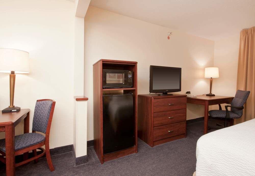 Comfort Inn & Suites Liverpool - Syracuse Екстериор снимка