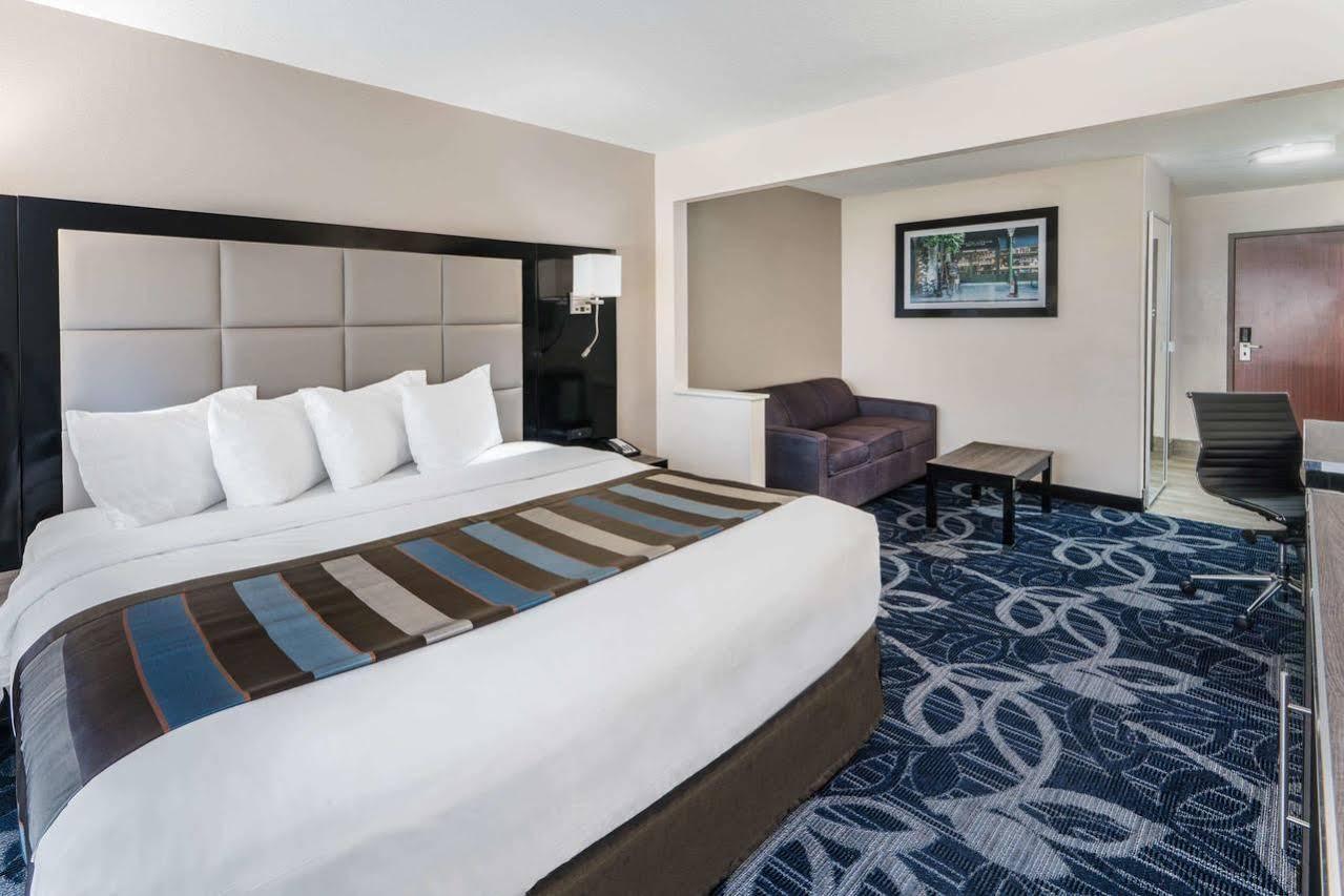 Comfort Inn & Suites Liverpool - Syracuse Екстериор снимка