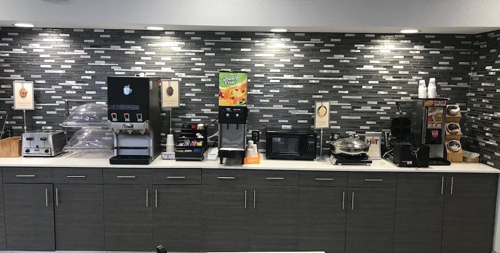 Comfort Inn & Suites Liverpool - Syracuse Екстериор снимка