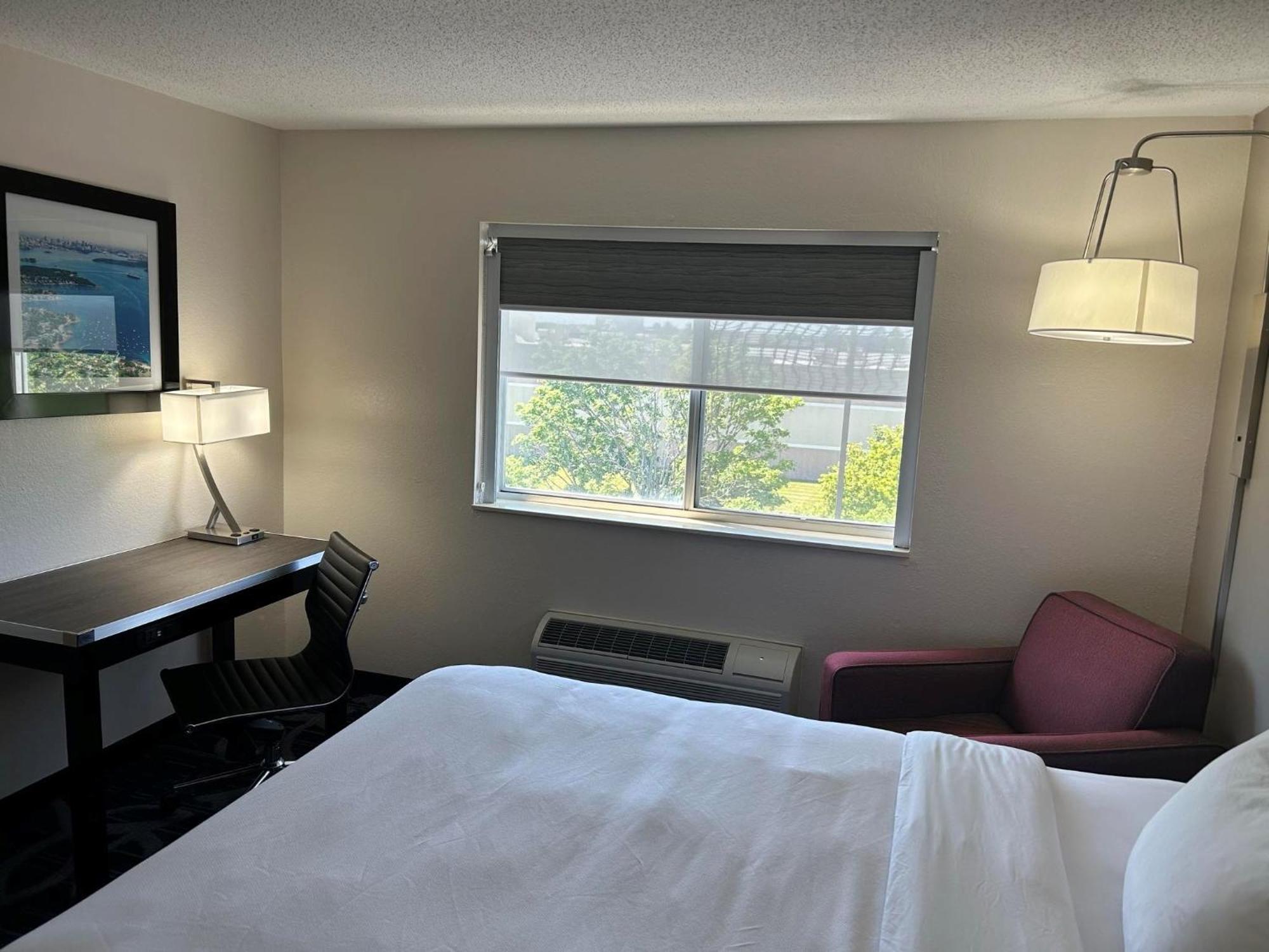 Comfort Inn & Suites Liverpool - Syracuse Екстериор снимка
