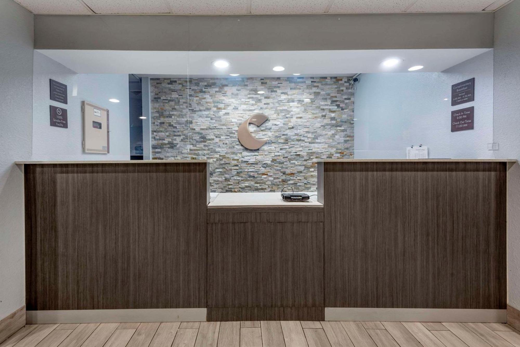 Comfort Inn & Suites Liverpool - Syracuse Екстериор снимка