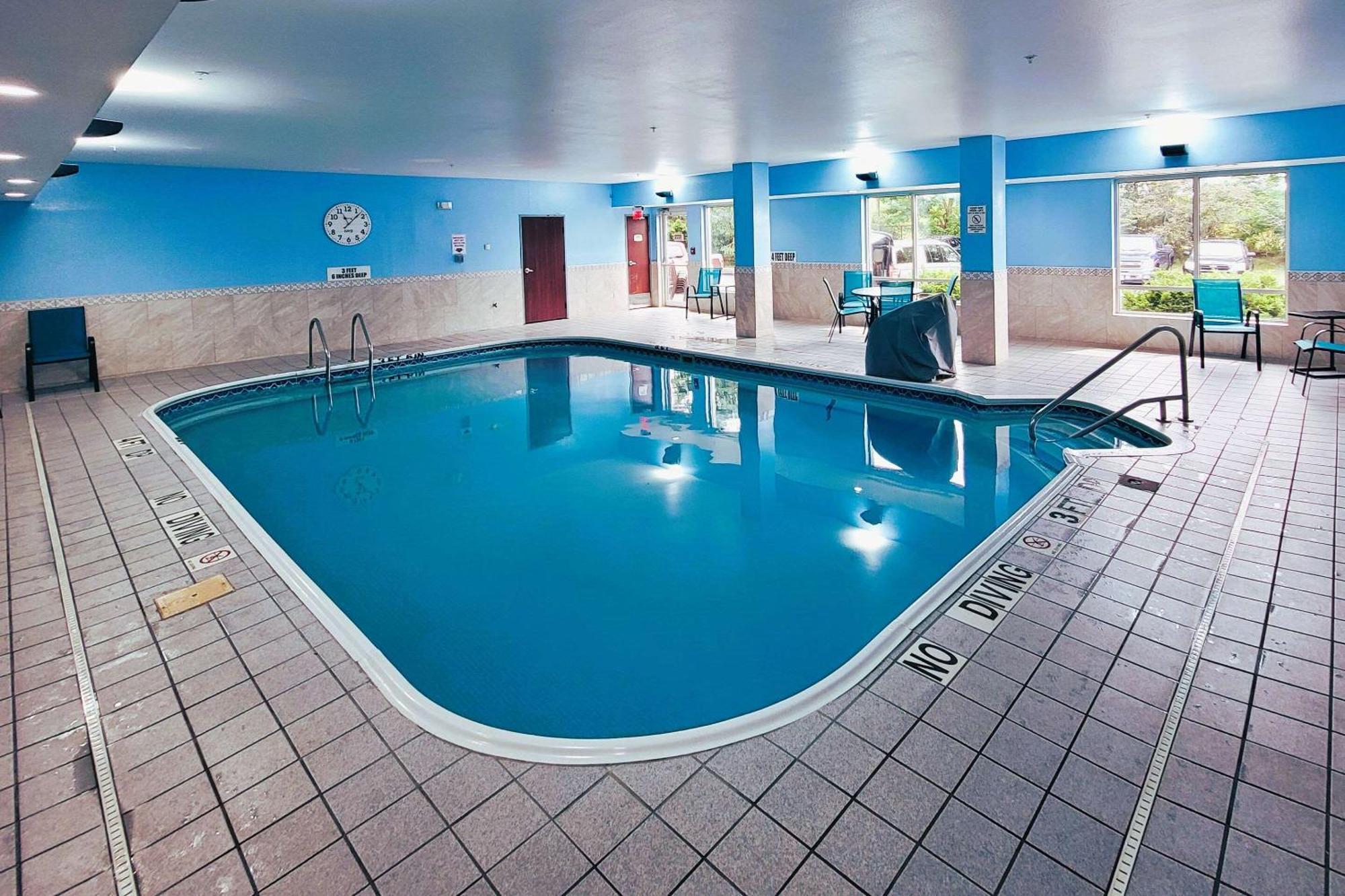 Comfort Inn & Suites Liverpool - Syracuse Екстериор снимка